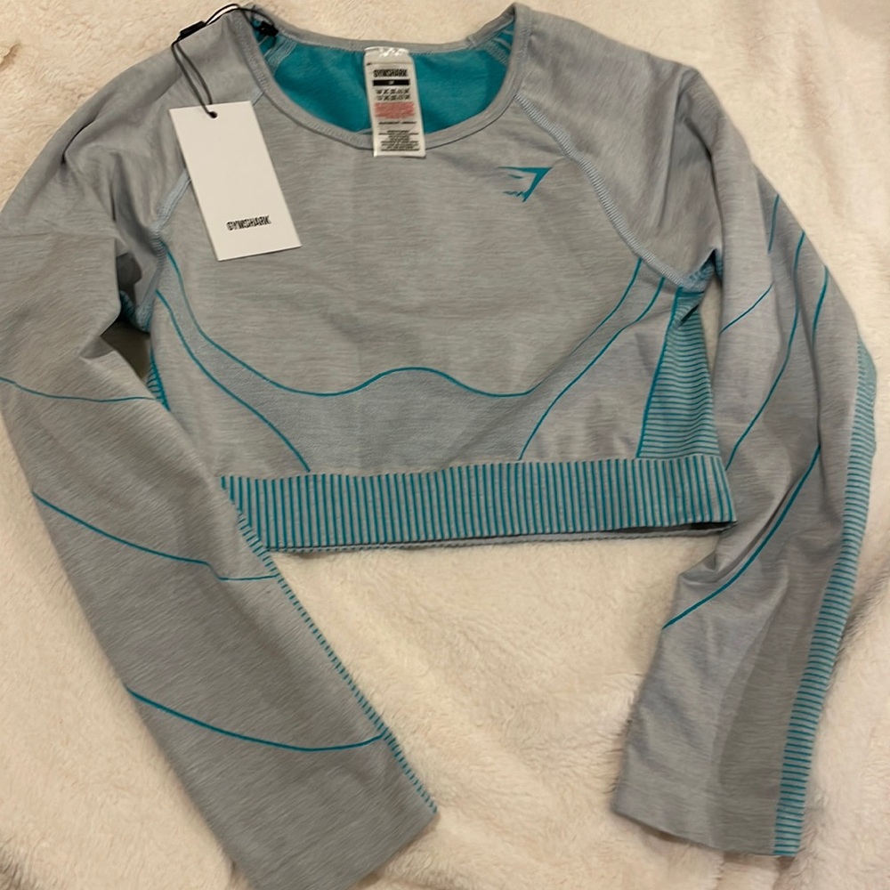 NWT GYMSHARK long sleeve cropped shirt